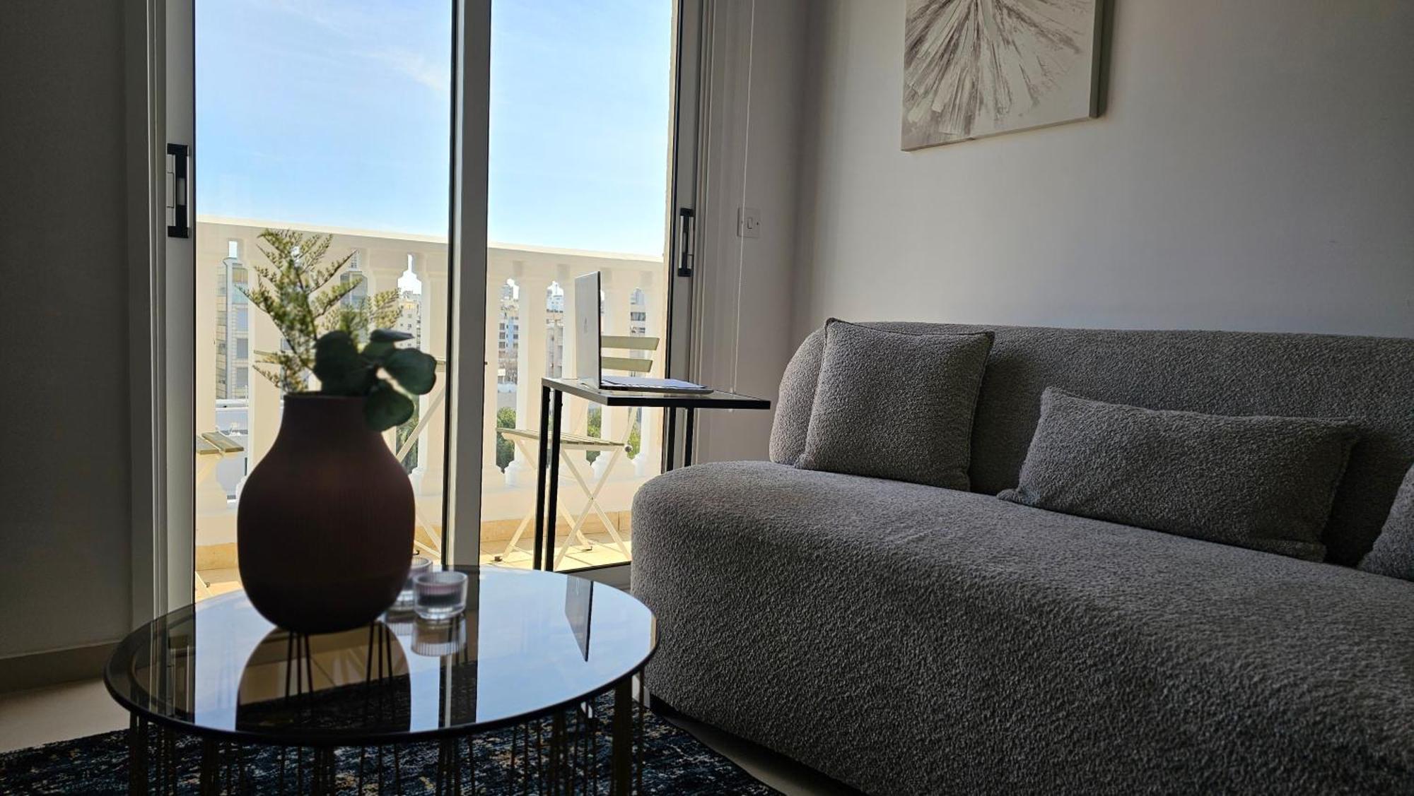 Stay Cosmo City Suites Нікосія Екстер'єр фото