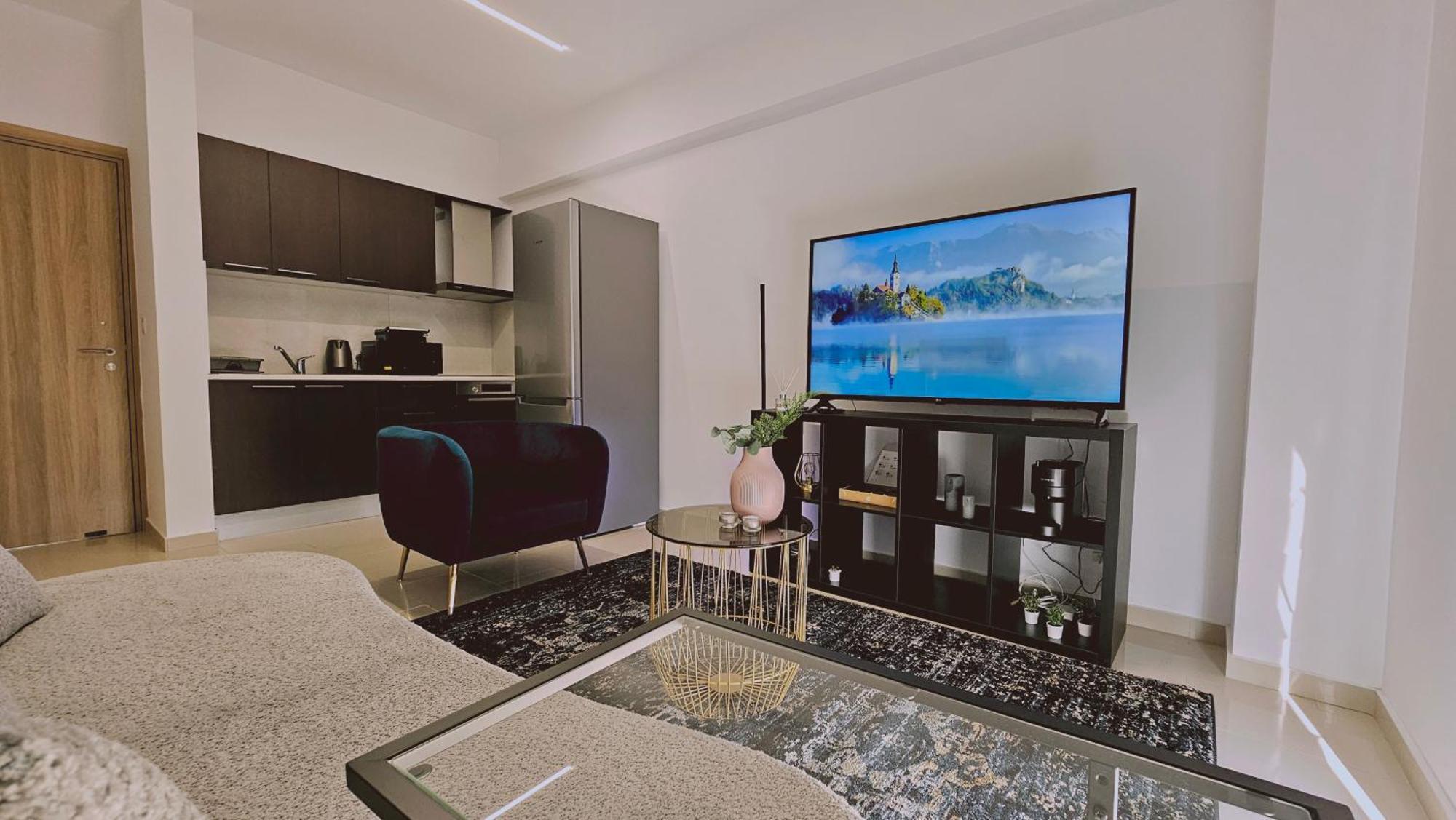Stay Cosmo City Suites Нікосія Екстер'єр фото