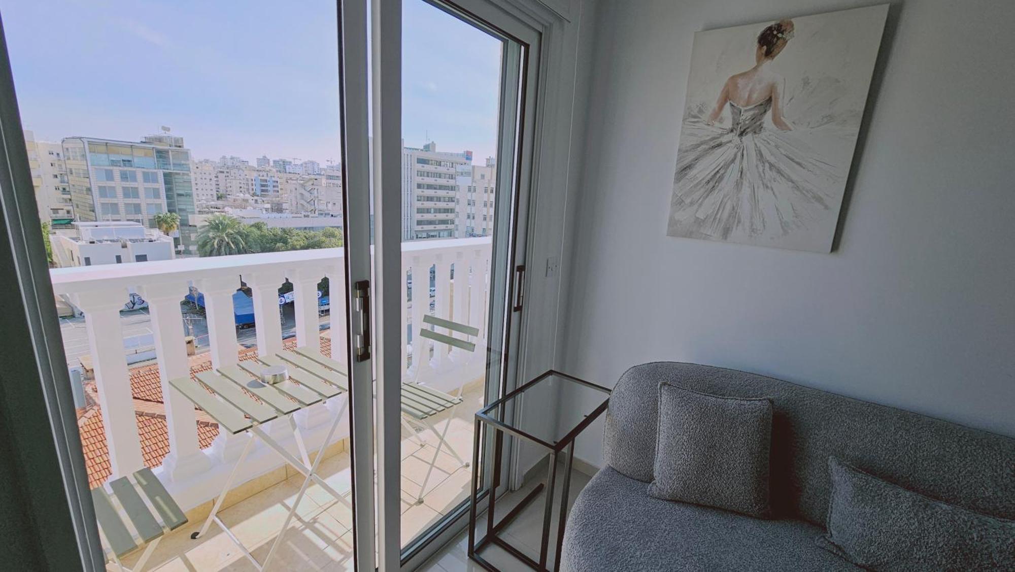 Stay Cosmo City Suites Нікосія Екстер'єр фото