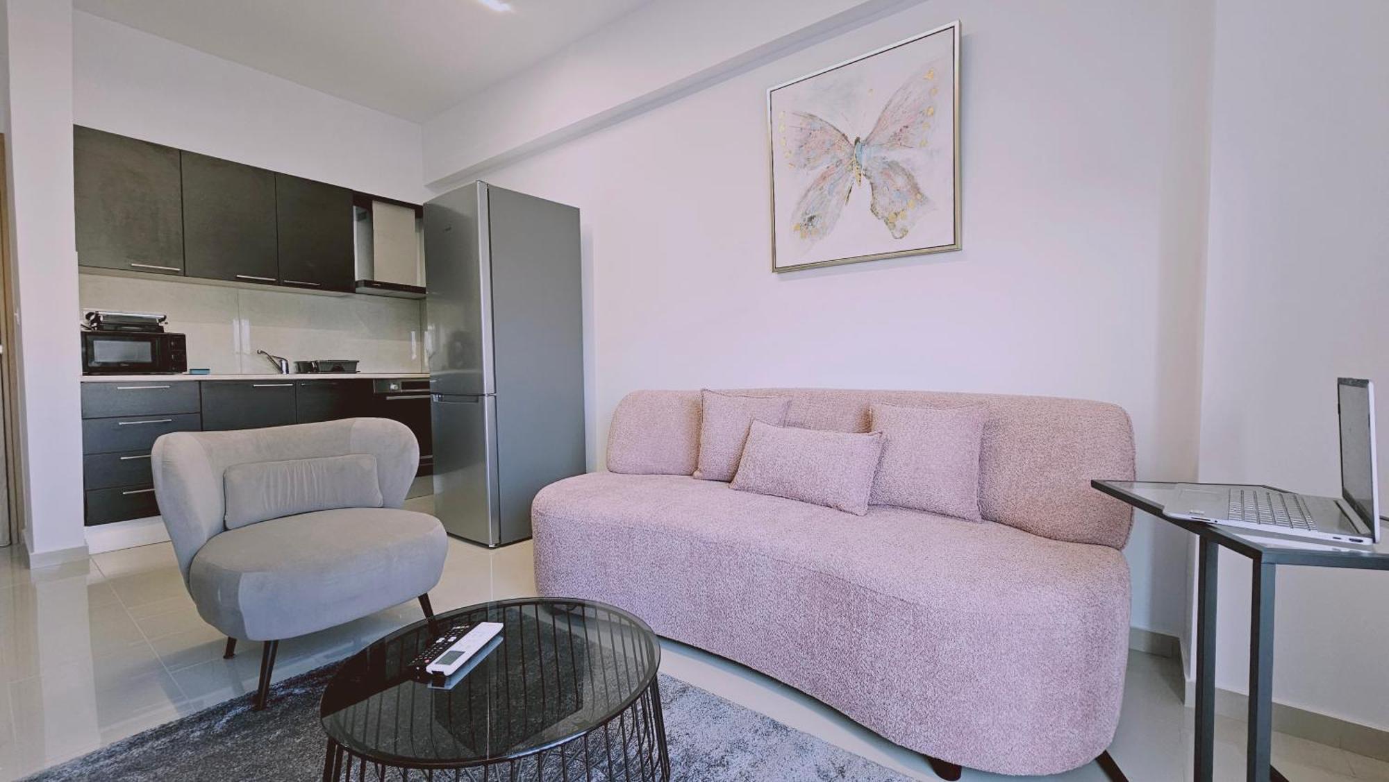 Stay Cosmo City Suites Нікосія Екстер'єр фото